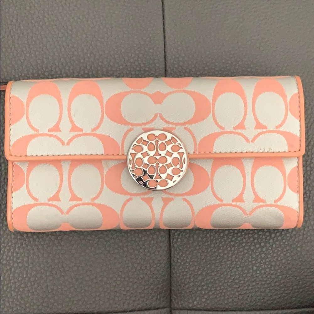 Trifold wallet